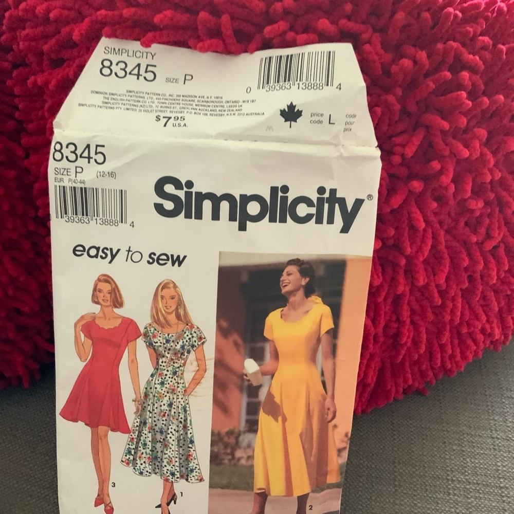 Vintage ladies dress pattern size P or 12-16